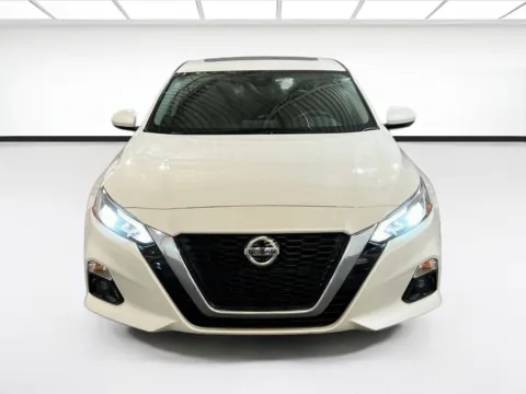 Photos of 2019 Nissan Altima 2.5 Platinum for sale in Chandler, AZ at STG Chandler