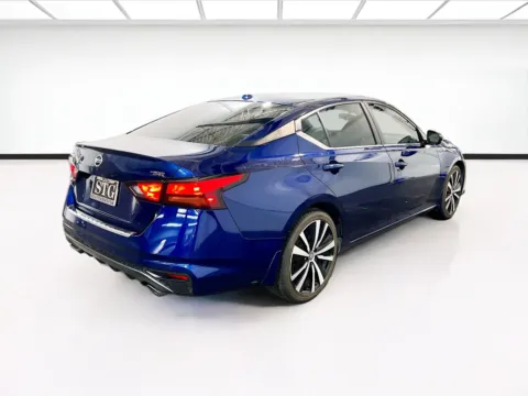 More photos of 2022 Nissan Altima 2.5 SR at STG Chandler, AZ