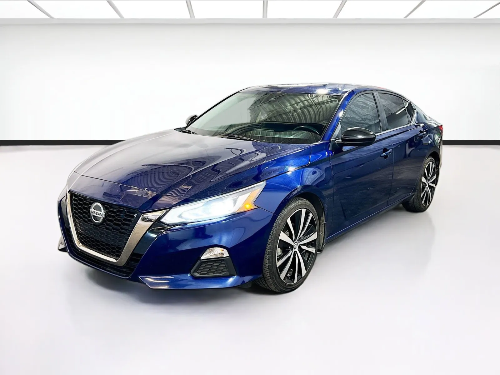 Blue 2022 Nissan Altima 2.5 SR for sale in Chandler, AZ