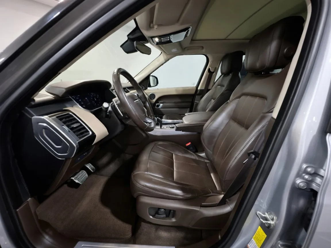 Land Rover Range Rover Sport photo 16
