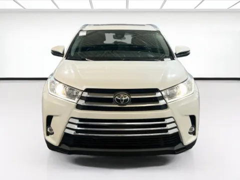 Photos of 2019 Toyota Highlander Limited for sale in Chandler, AZ at STG Chandler