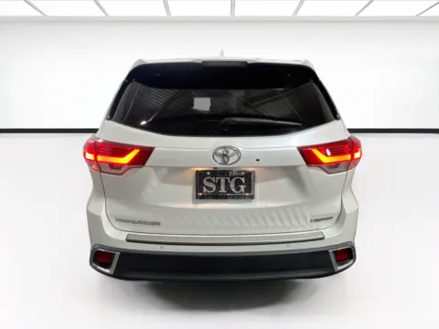 More photos of 2019 Toyota Highlander Limited at STG Chandler, AZ