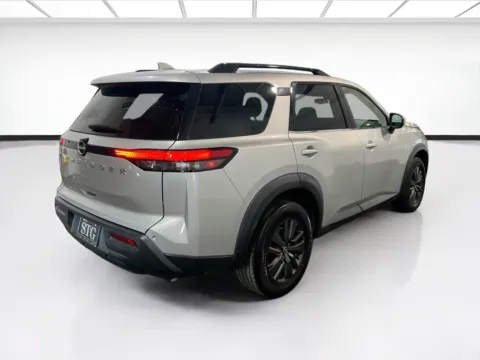 More photos of 2022 Nissan Pathfinder SV at STG Chandler, AZ