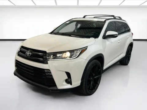 White 2019 Toyota Highlander SE for sale in Chandler, AZ