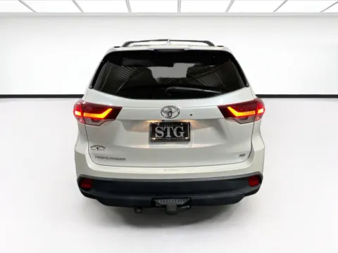 More photos of 2019 Toyota Highlander SE at STG Chandler, AZ
