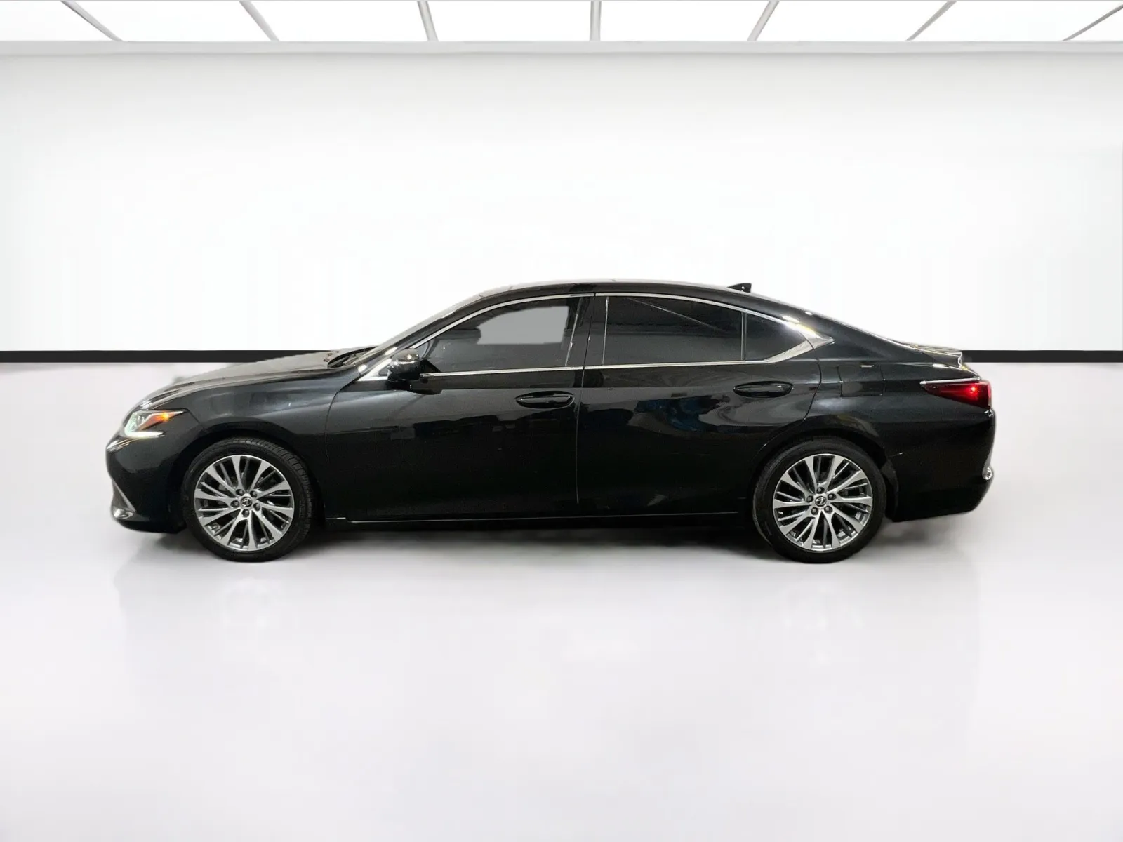 2019 Lexus ES 350 - Photo 24