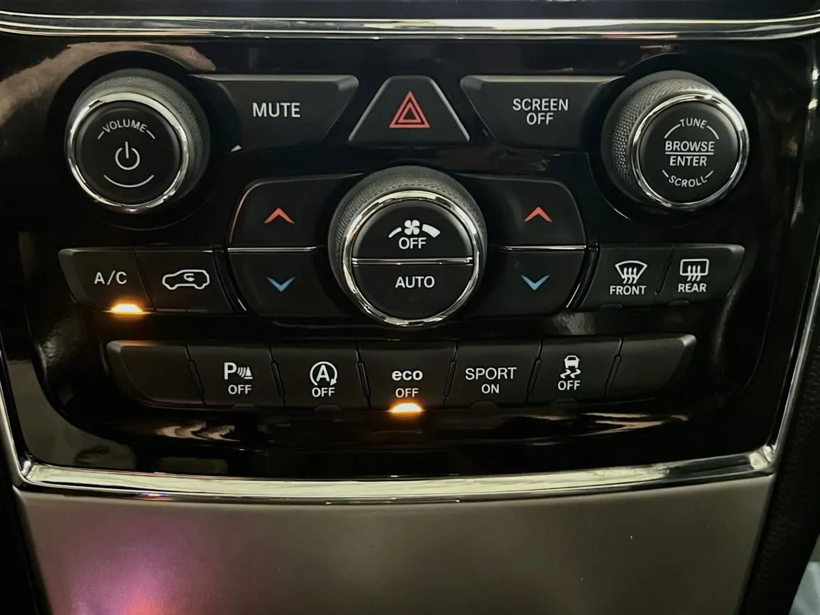 2022 Jeep Grand Cherokee WK Laredo X - Photo 12