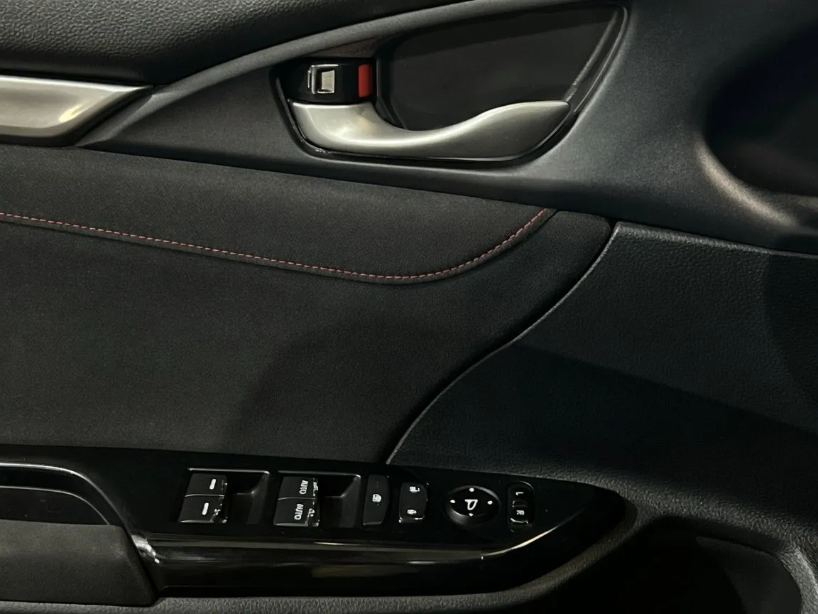 Honda Civic Si photo 13