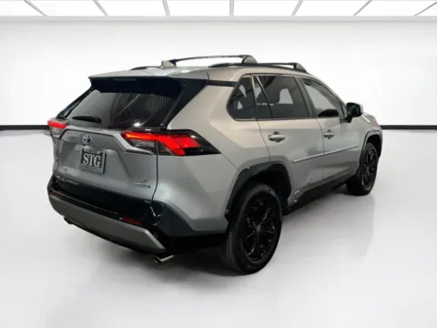 More photos of 2022 Toyota RAV4 Hybrid SE at STG Chandler, AZ