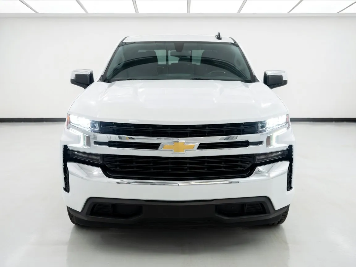 Chevrolet Silverado photo 2