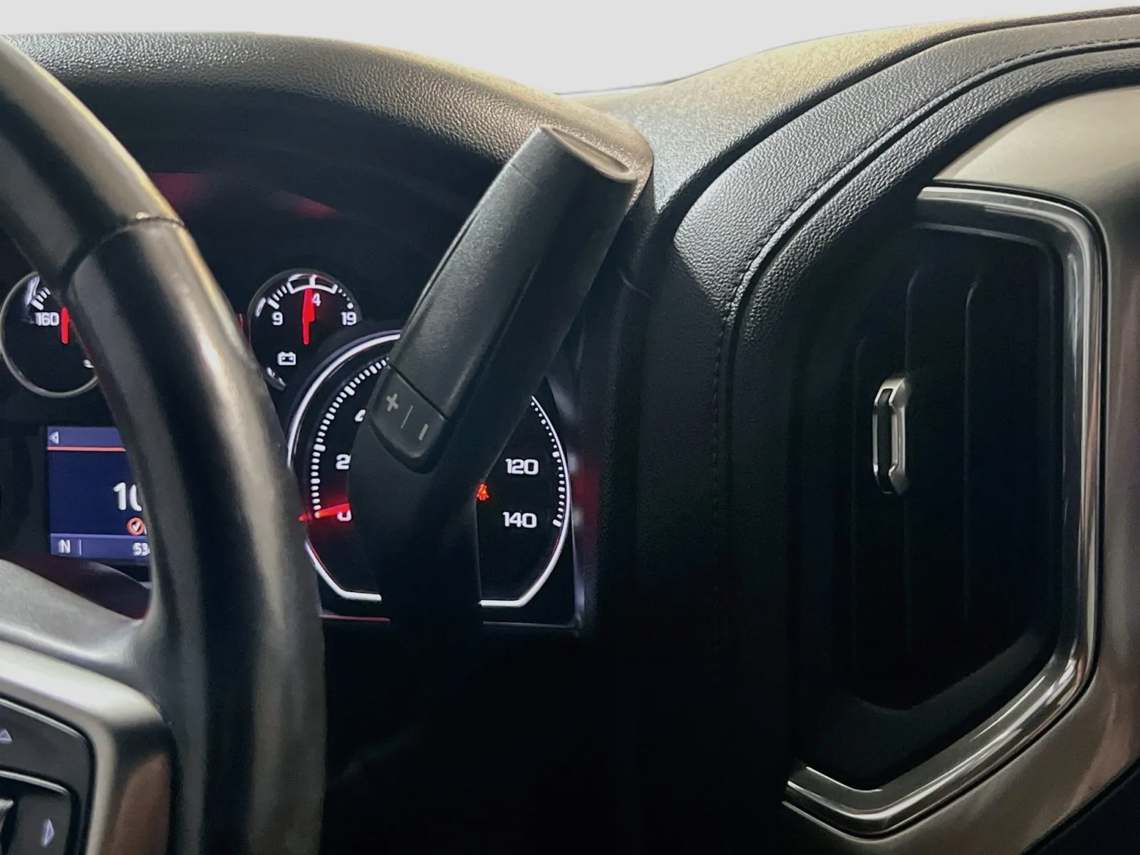 Chevrolet Silverado photo 12