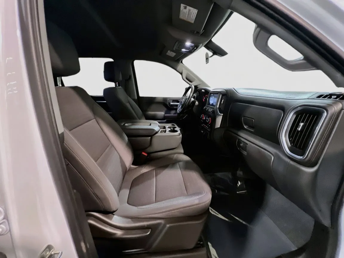 Chevrolet Silverado photo 20