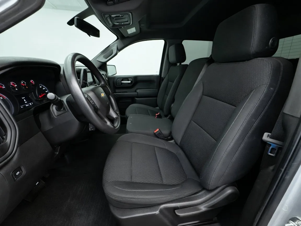 Chevrolet Silverado photo 13