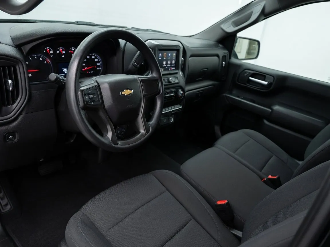 Chevrolet Silverado photo 7