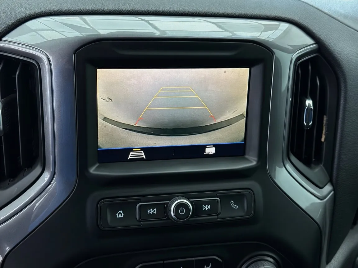 Chevrolet Silverado photo 10