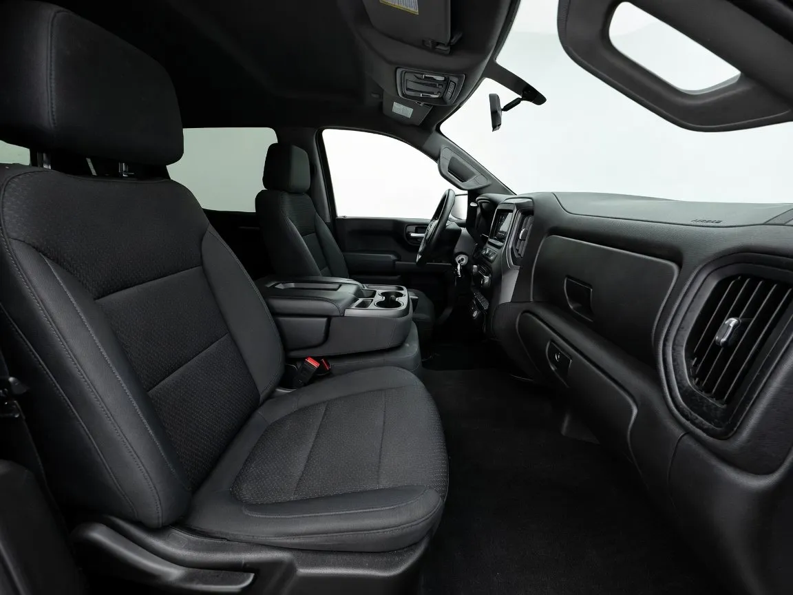 Chevrolet Silverado photo 19