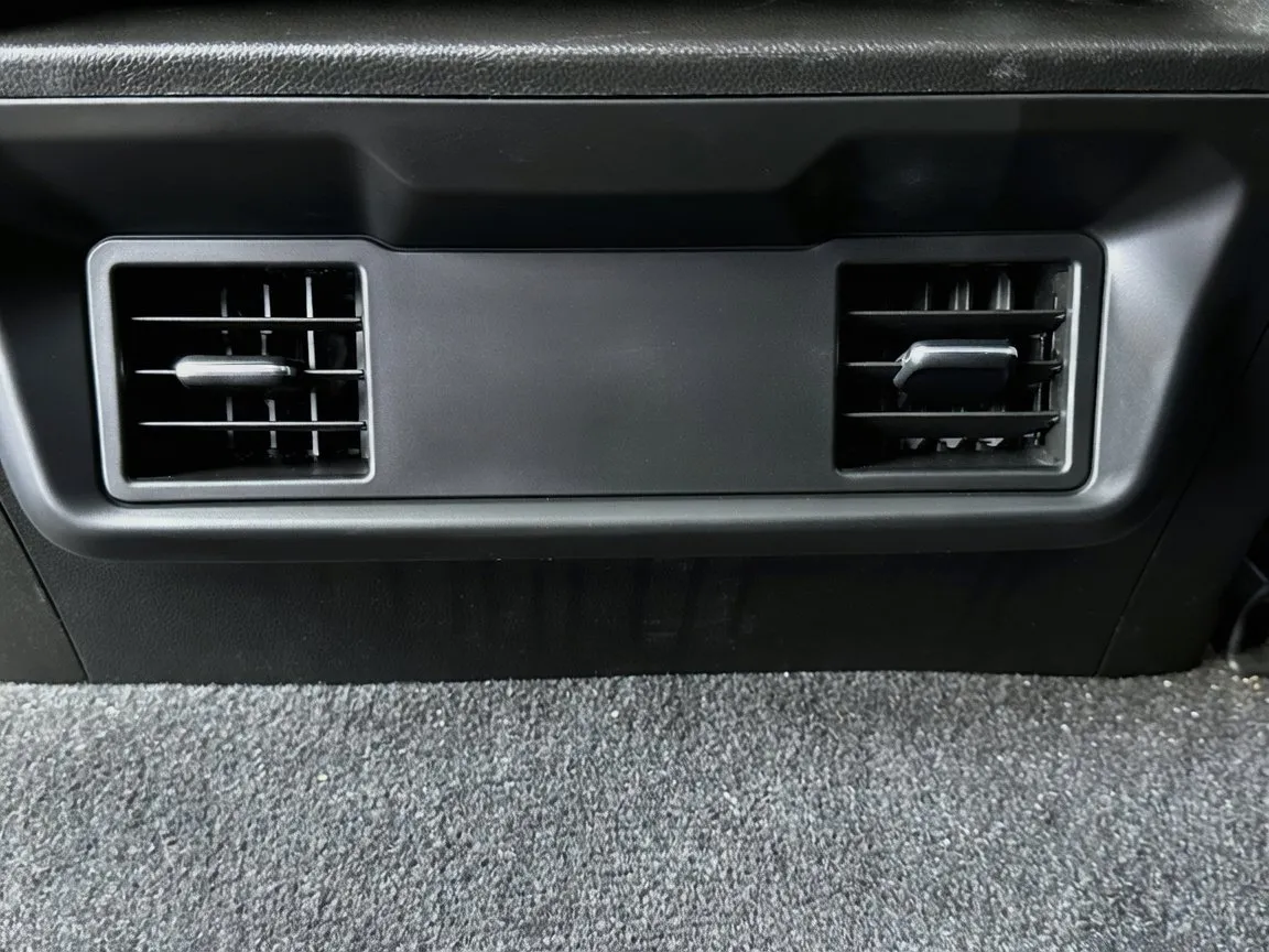 Chevrolet Silverado photo 16