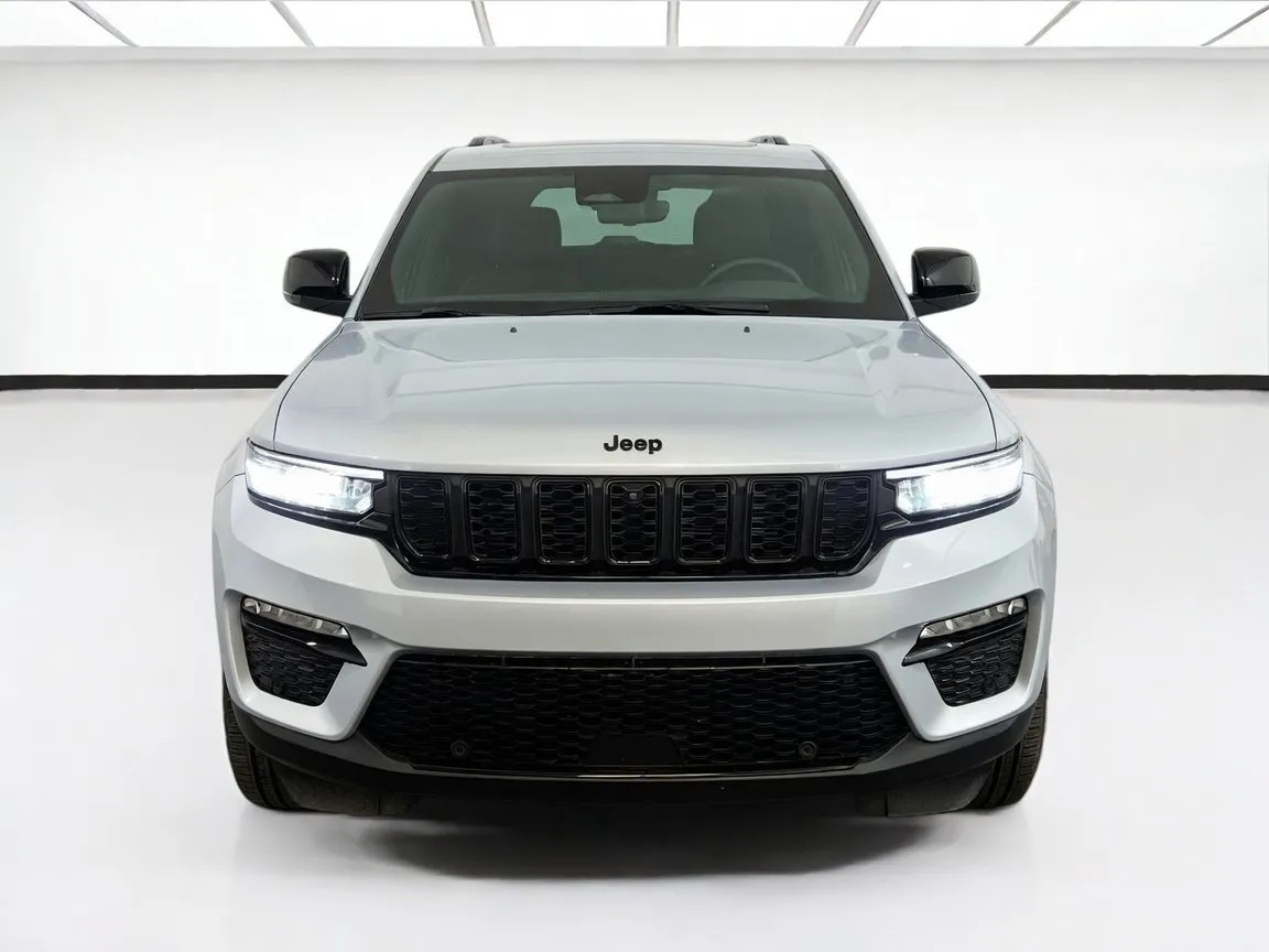 Jeep Grand Cherokee photo 2