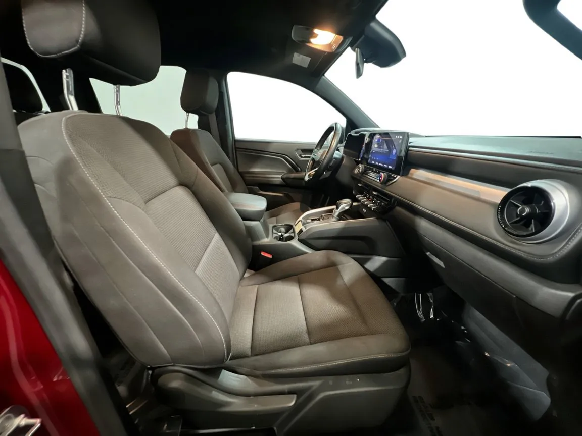Chevrolet Colorado photo 19