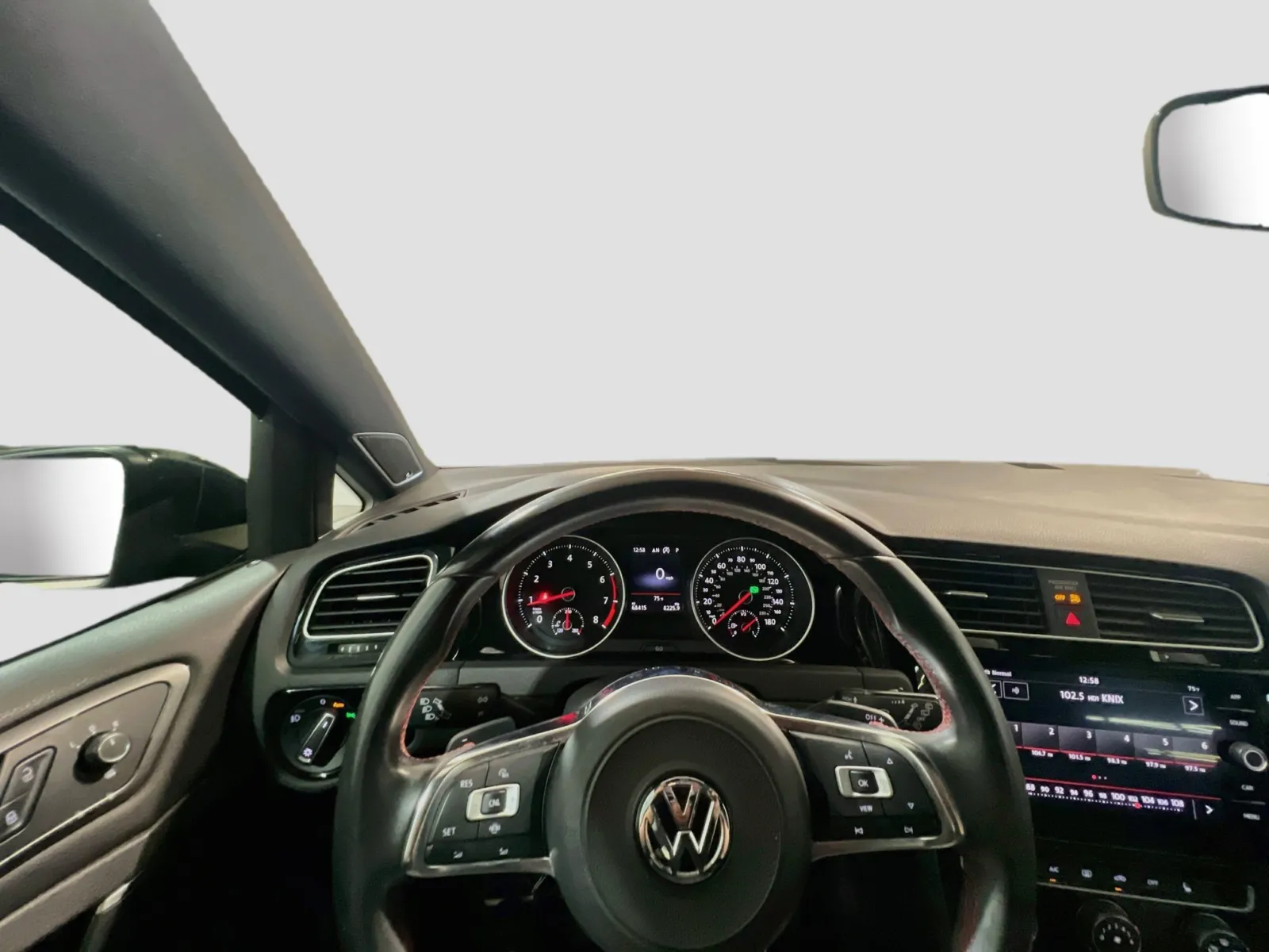 Volkswagen Golf GTI photo 7