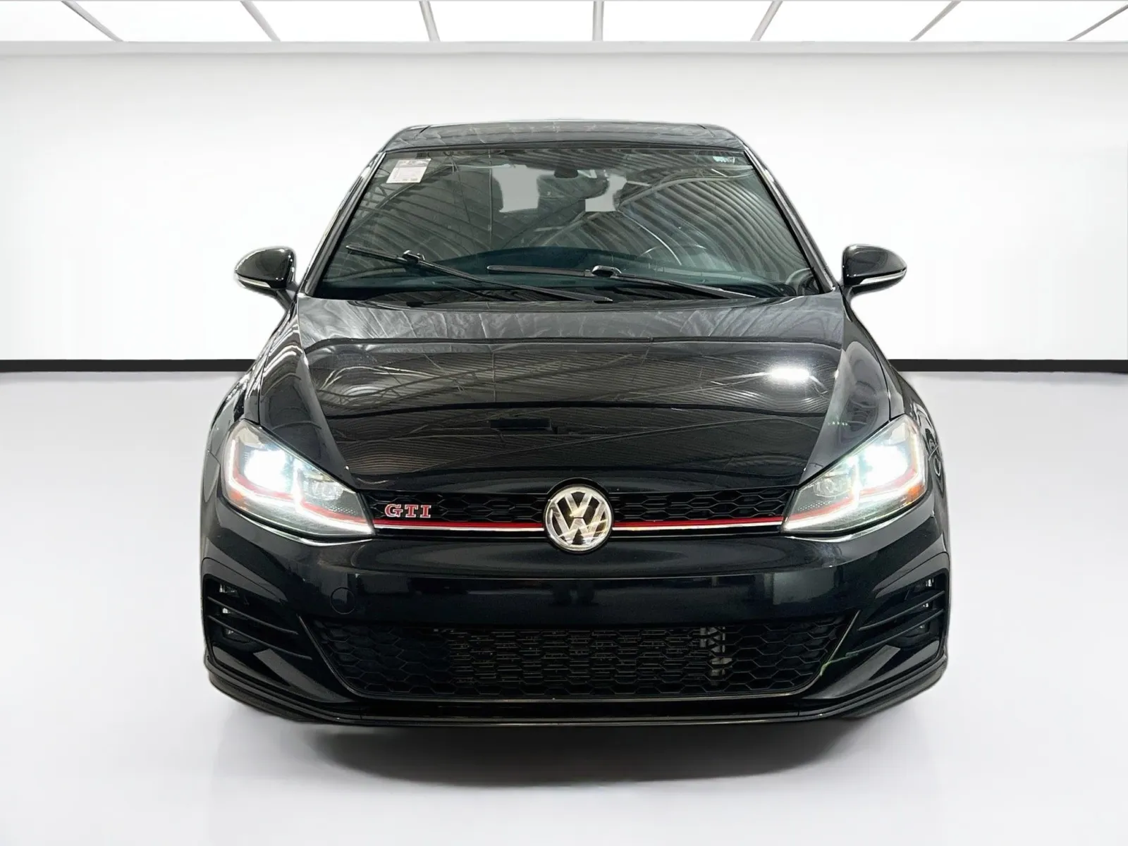 Volkswagen Golf GTI photo 2