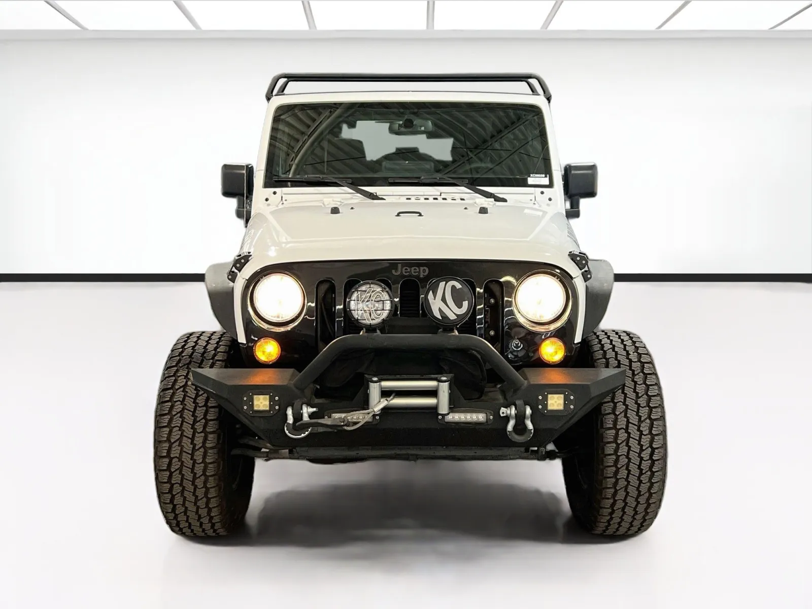 Jeep Wrangler photo 2
