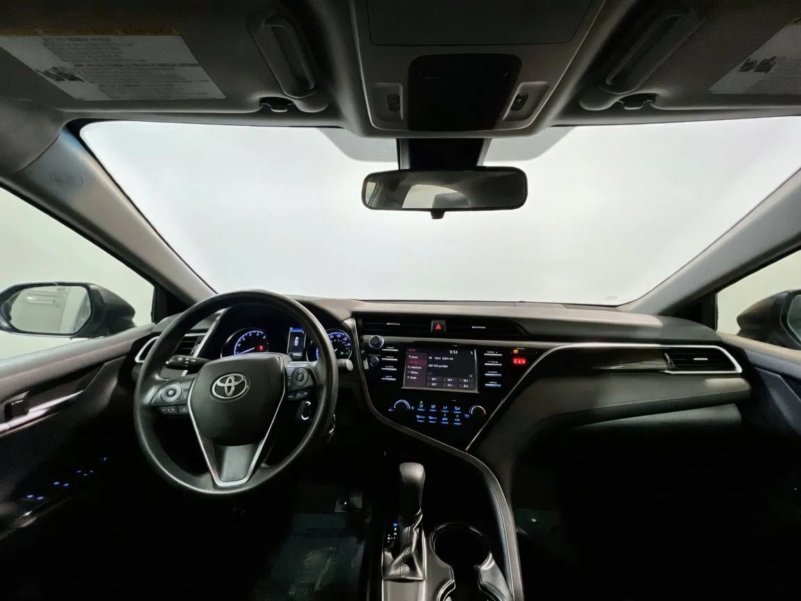 Toyota Camry photo 15