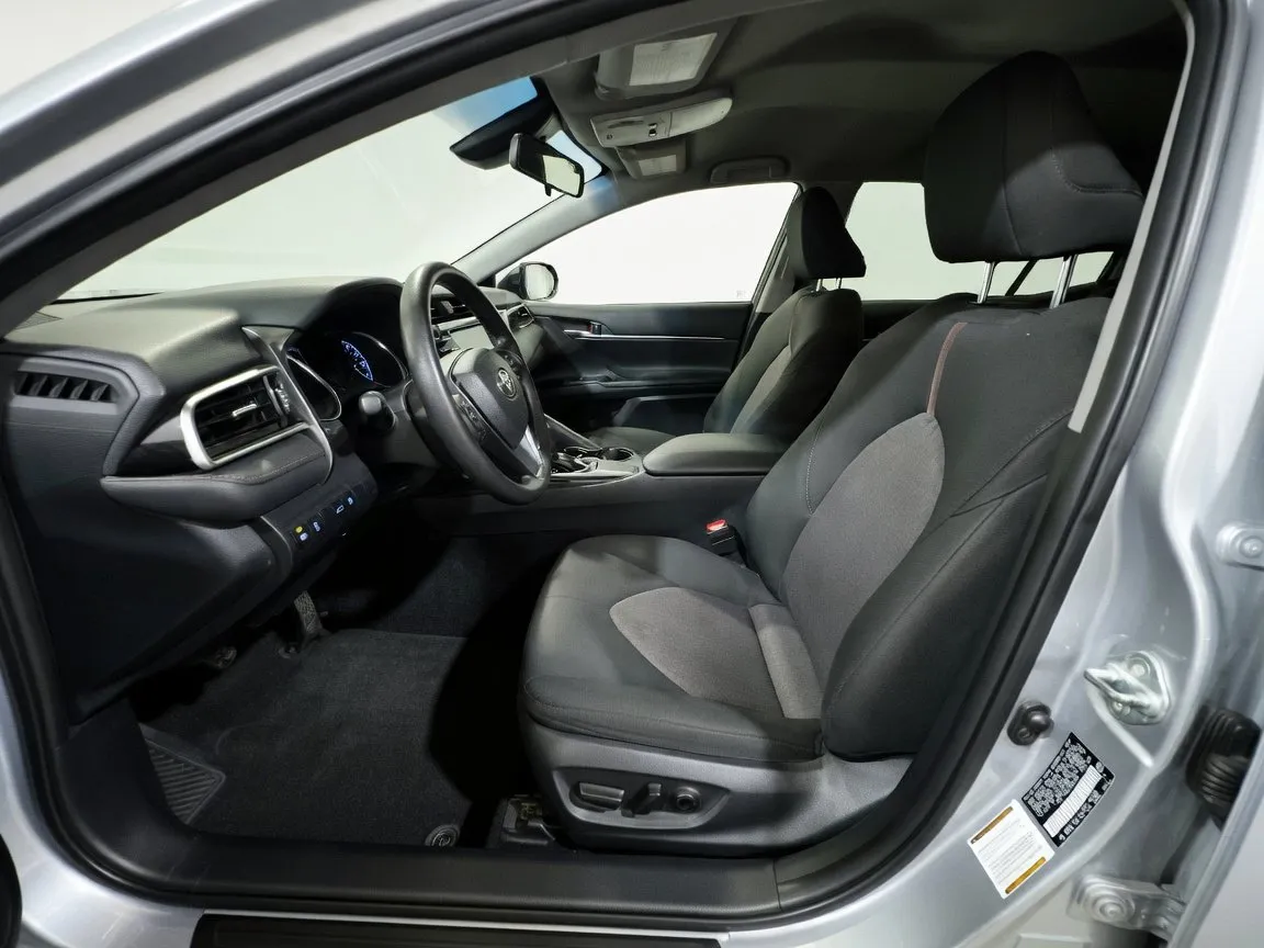 Toyota Camry photo 14