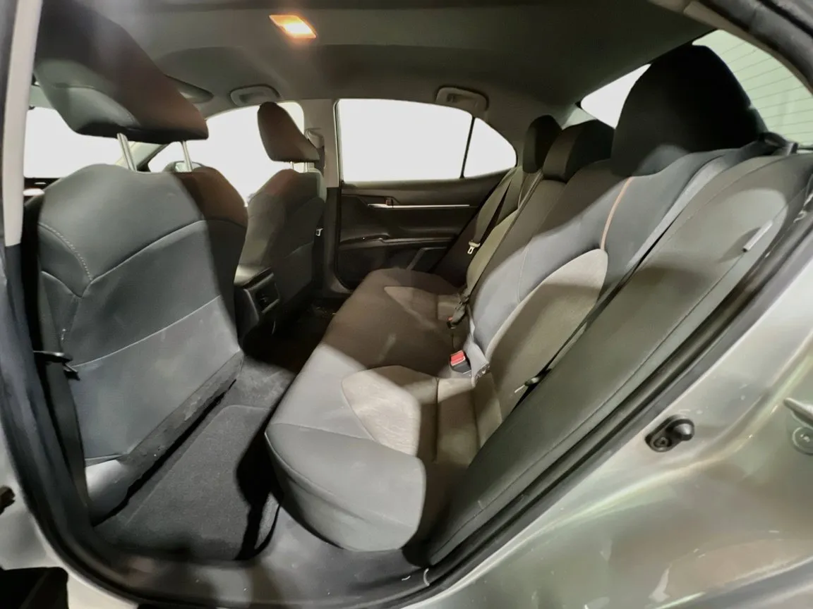 Toyota Camry photo 16