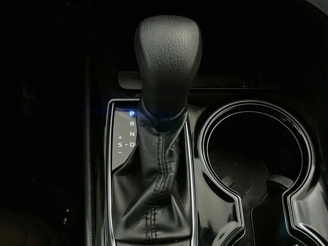 Toyota Camry photo 12