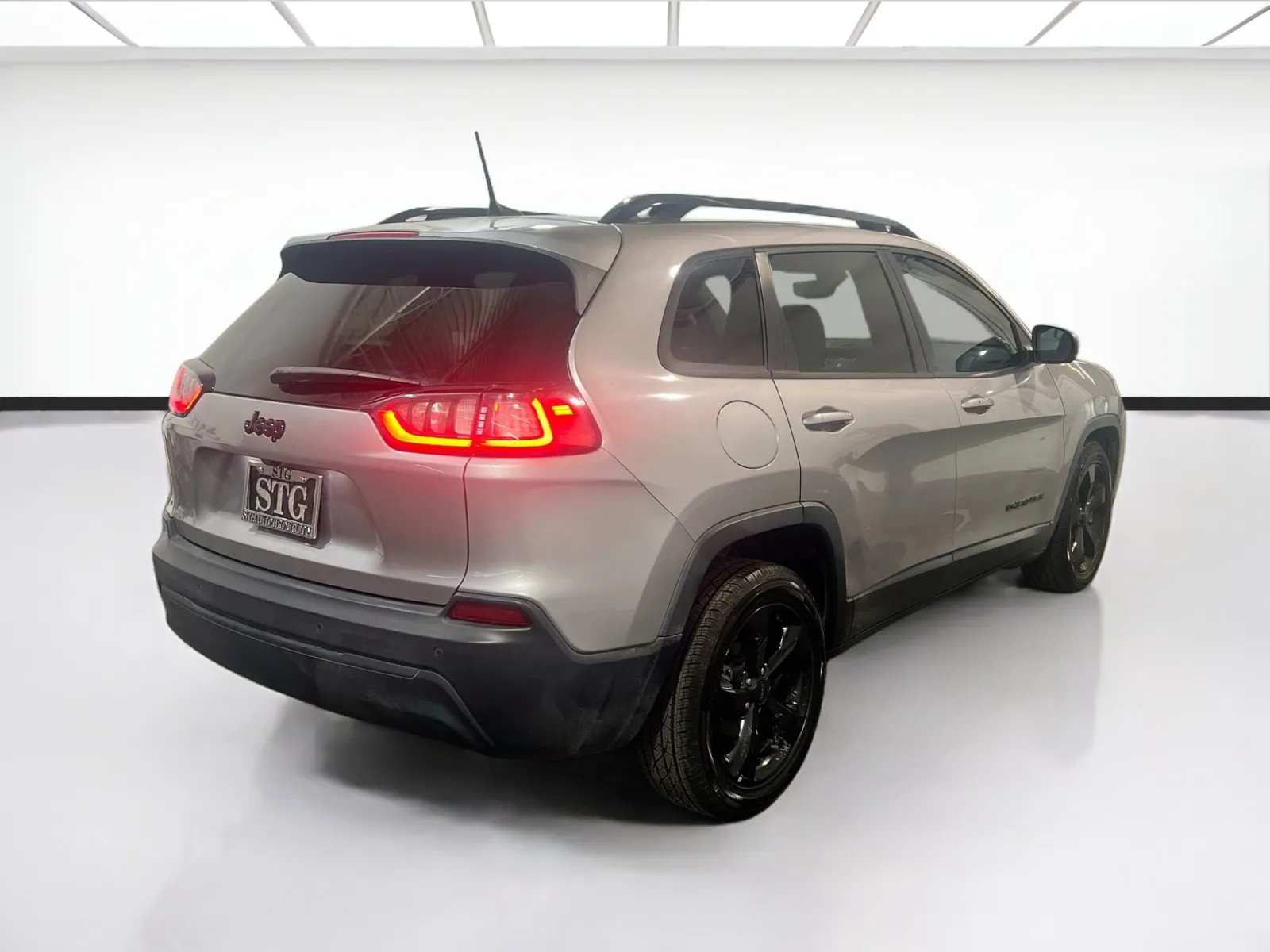 Jeep Cherokee photo 4