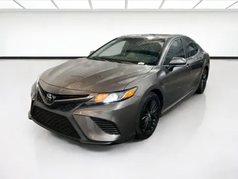 Gray 2018 Toyota Camry SE for sale in Chandler, AZ