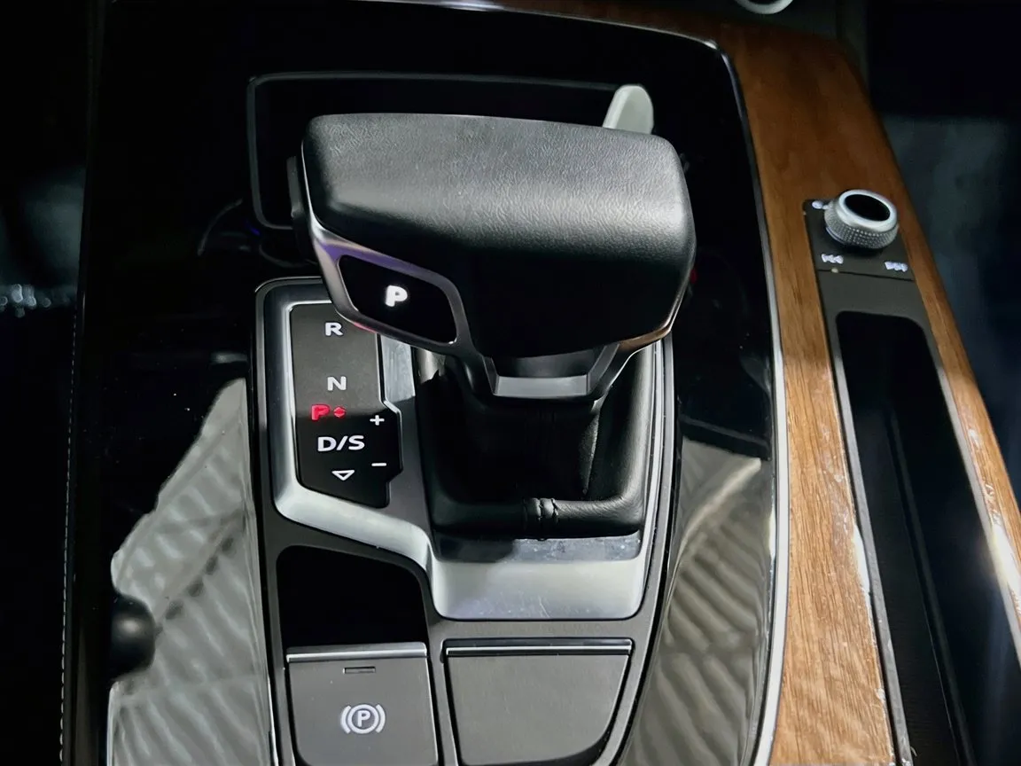 Audi Q5 photo 12