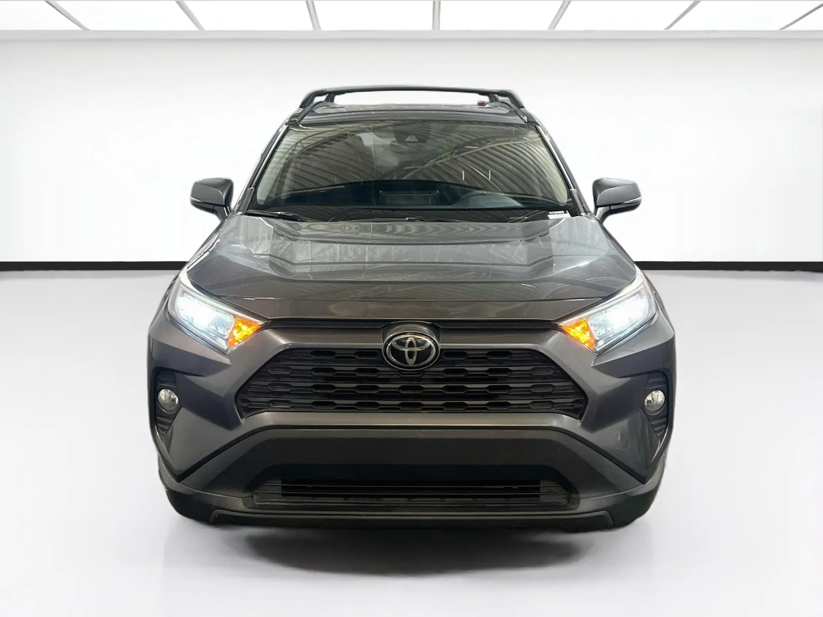 Toyota RAV4 photo 2