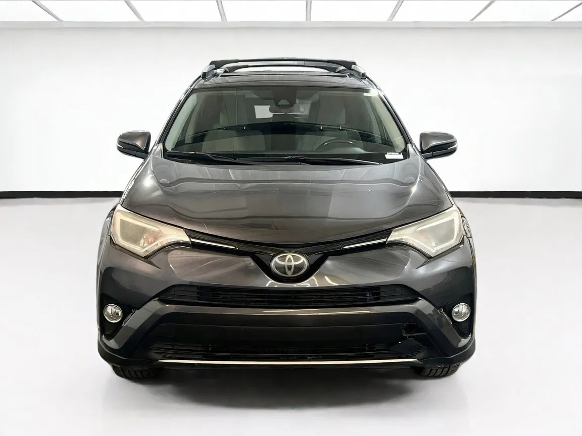 Toyota RAV4 photo 2