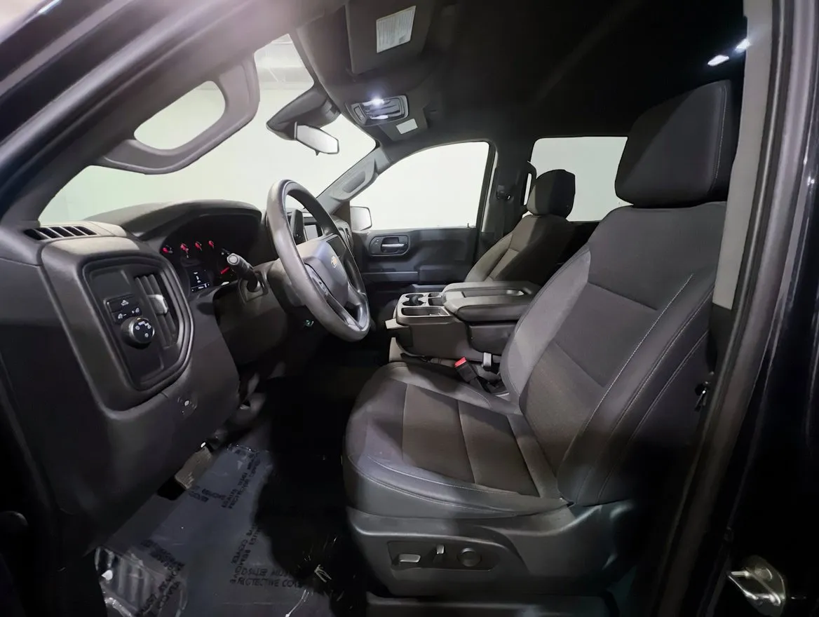 Chevrolet Silverado photo 14