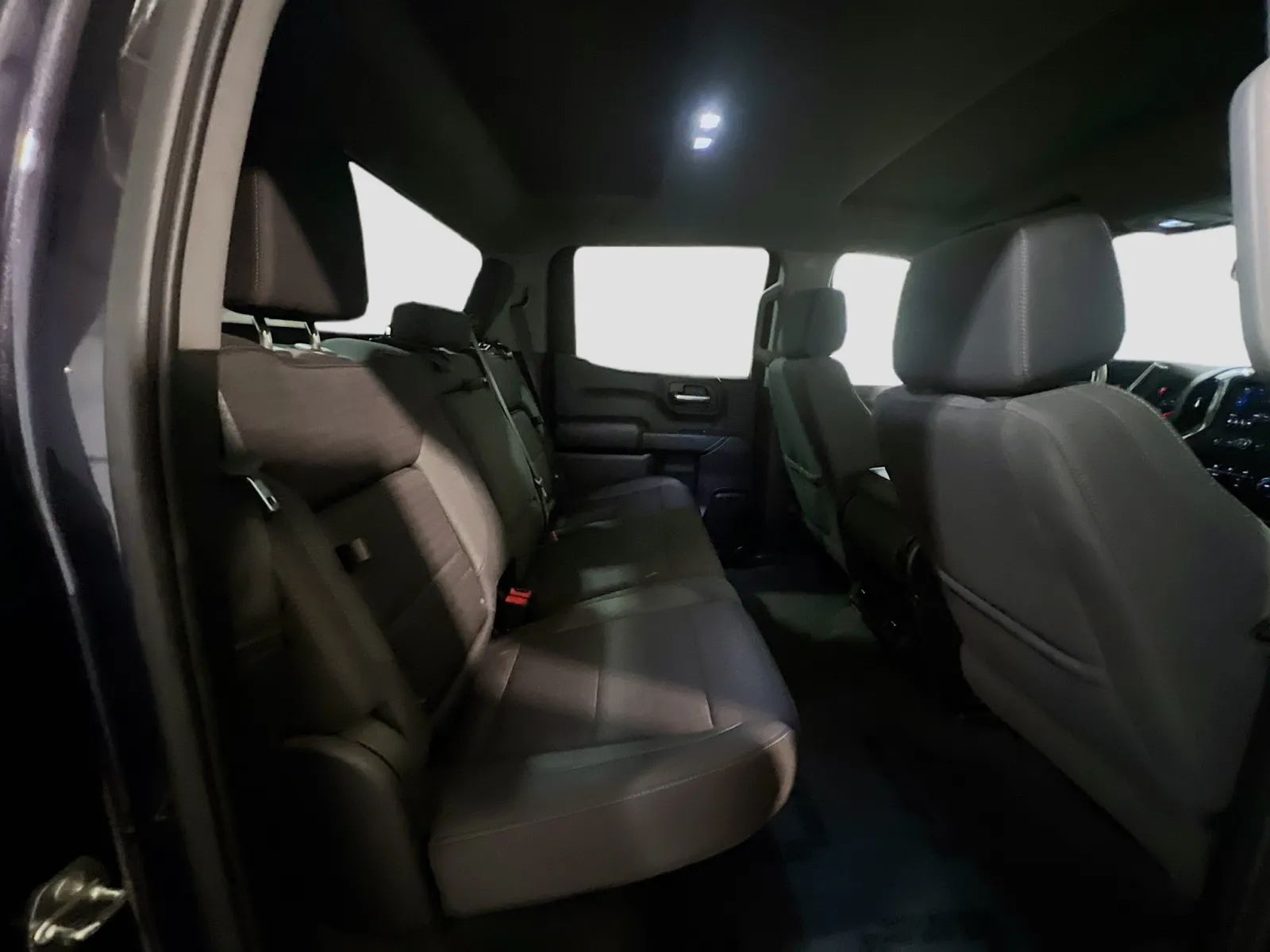 Chevrolet Silverado photo 18