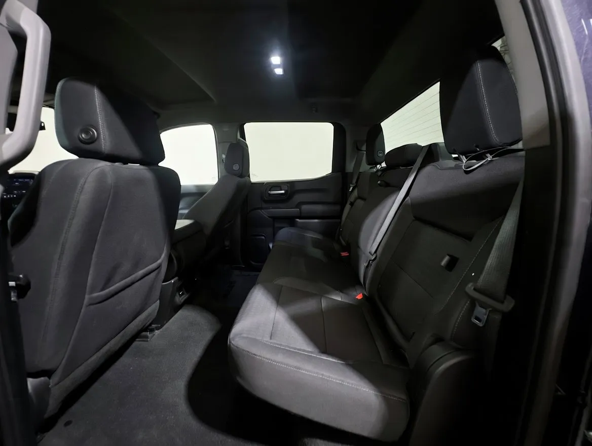 Chevrolet Silverado photo 16