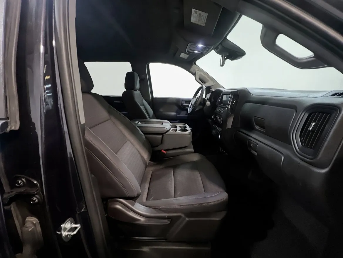 Chevrolet Silverado photo 19