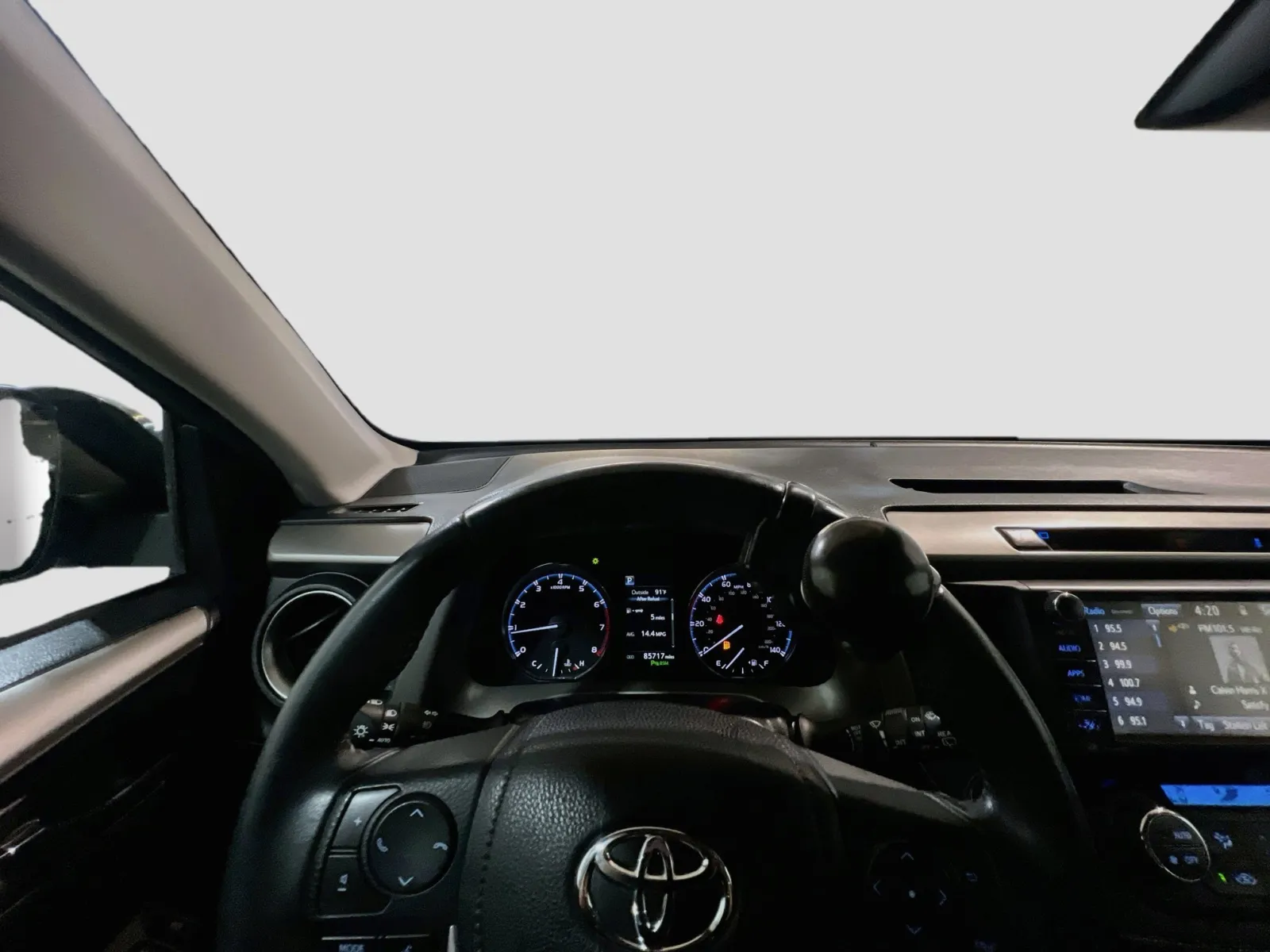 Toyota RAV4 photo 7