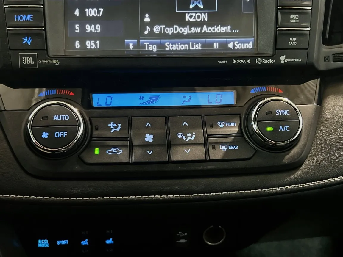 Toyota RAV4 photo 11