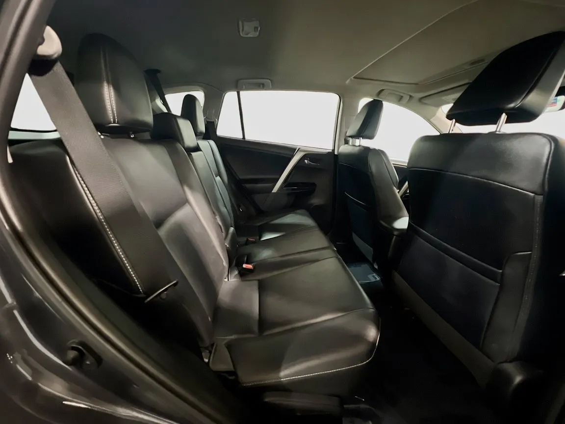 Toyota RAV4 photo 19