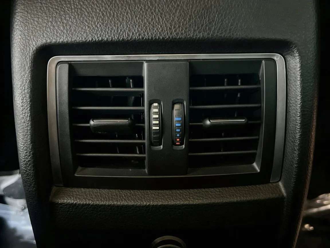 BMW 3 Series photo 18
