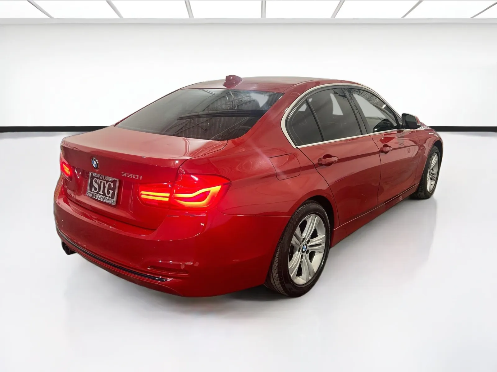 BMW 3 Series photo 4