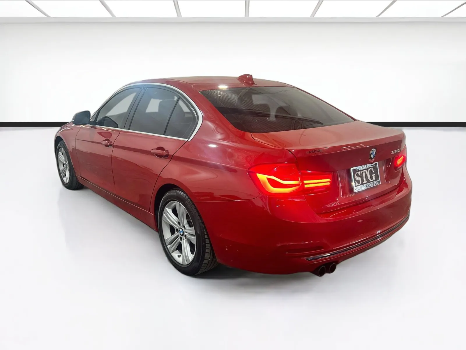 BMW 3 Series photo 6