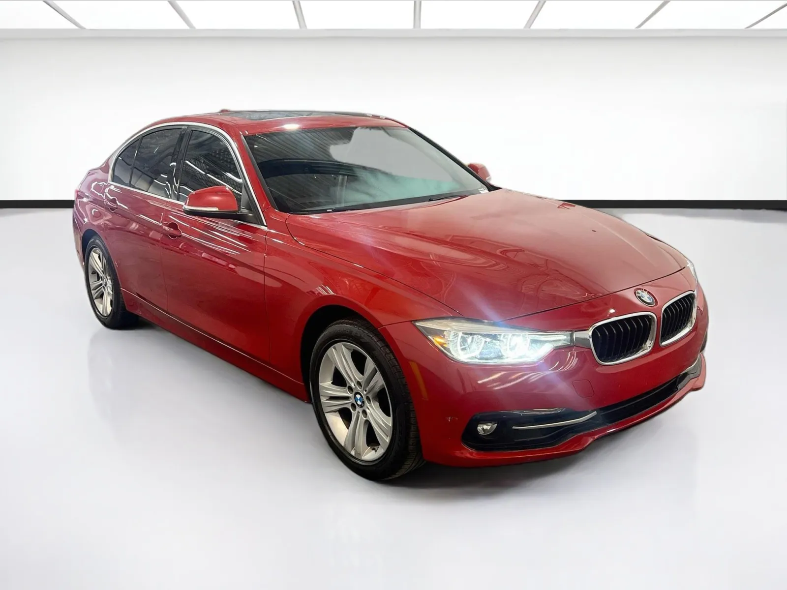 BMW 3 Series photo 3