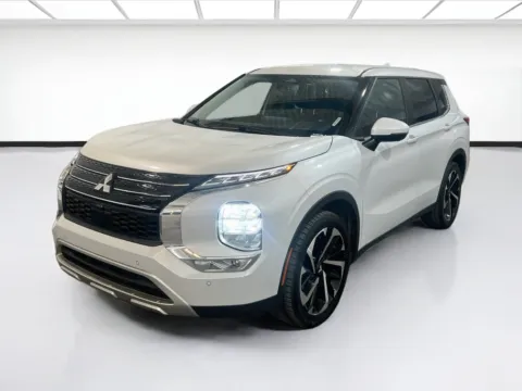 White 2023 Mitsubishi Outlander SE for sale in Chandler, AZ