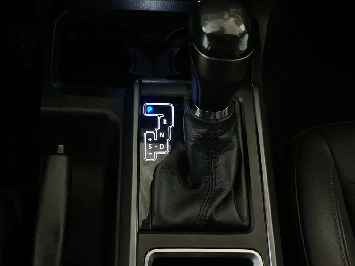 Toyota Tacoma photo 12