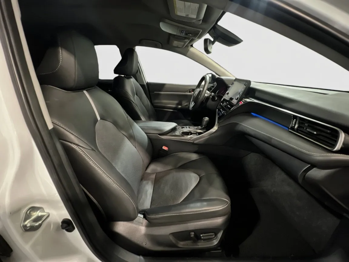 Toyota Camry photo 20