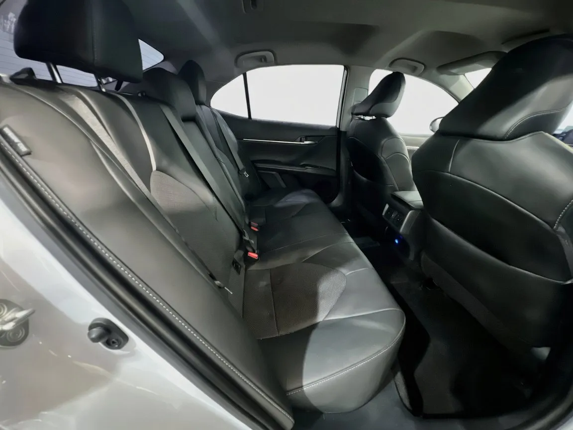 Toyota Camry photo 19